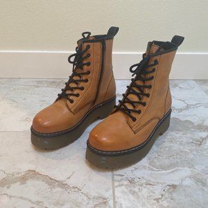 ROOLEE Elvis Platform Boots in Peru Size 7